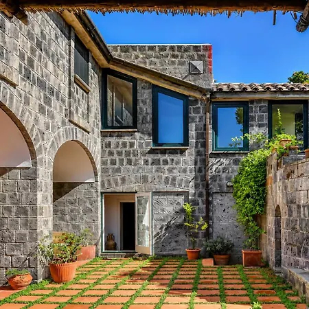 Fondo Turiello Villa *